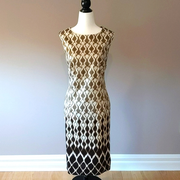Sleeveless Printed Dress - Picture 1 of 5